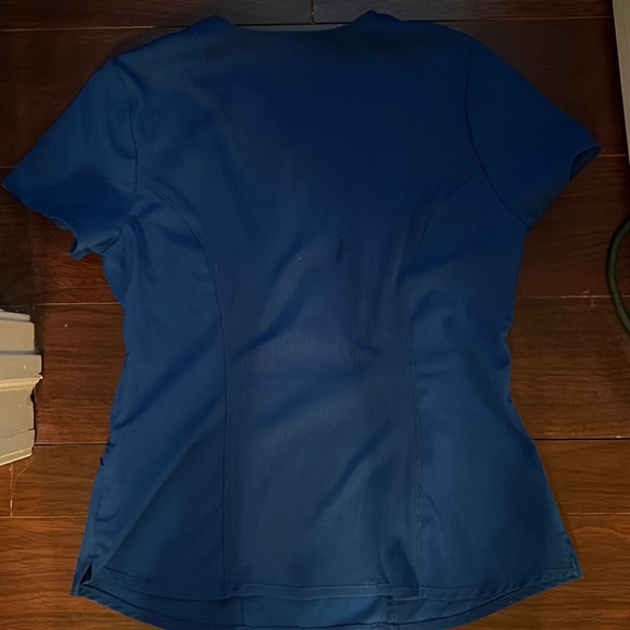 Cherokee Infinity Women’s Scrub Top - Picture 4 of 4